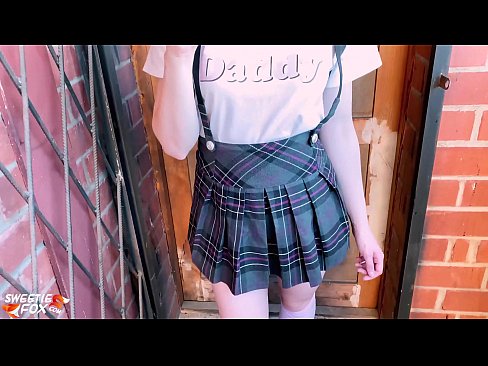 ❤️ 女學生深深地吸吮她的雞巴並亂搞而不是上課。 ❤❌ 他媽的 在我們 ❌️❤